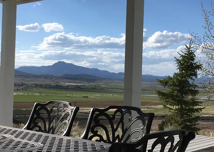 Hilltop Heaven - 5 Star Comfort And Views