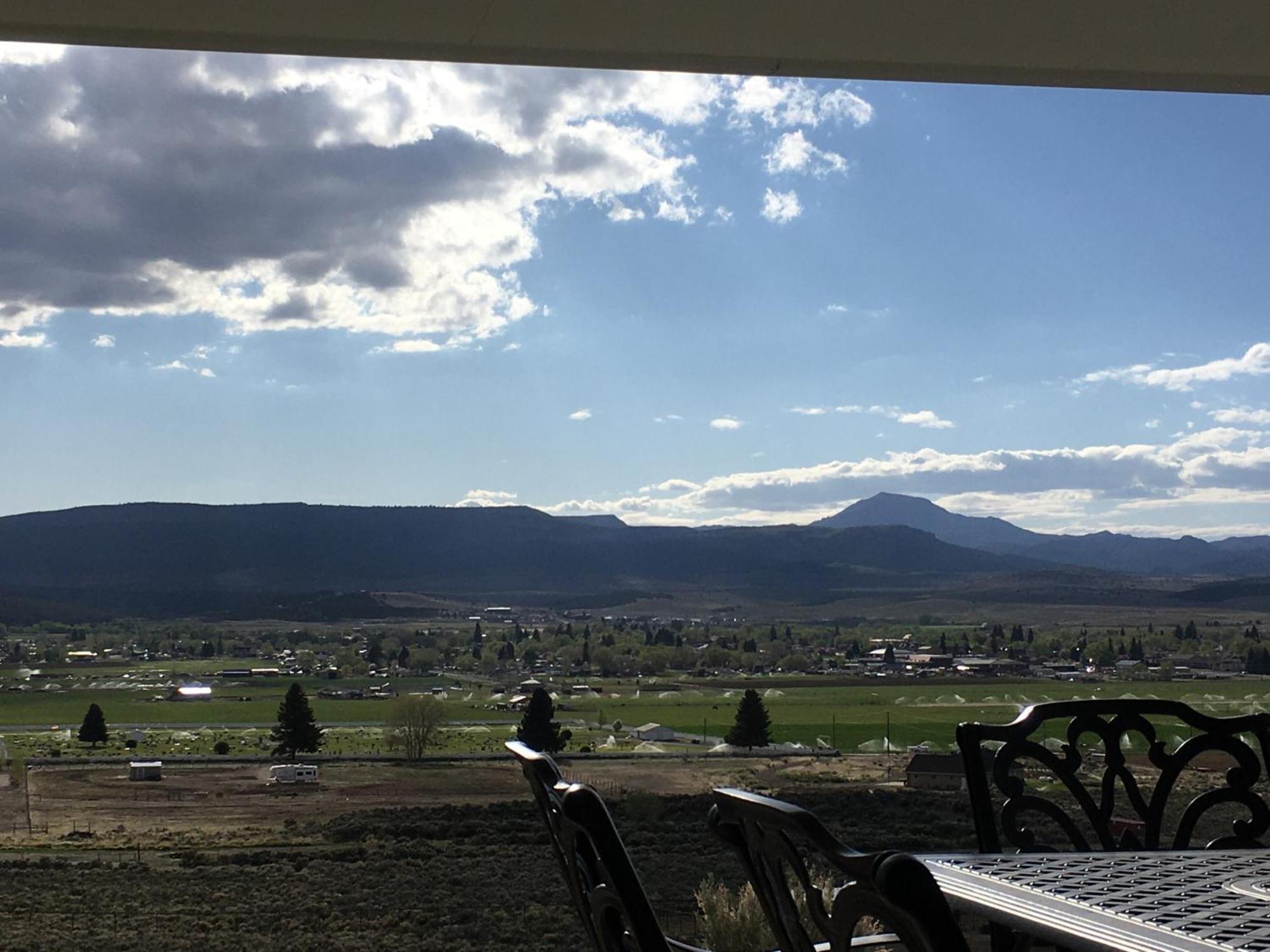Hilltop Heaven - 5 Star Comfort And Views