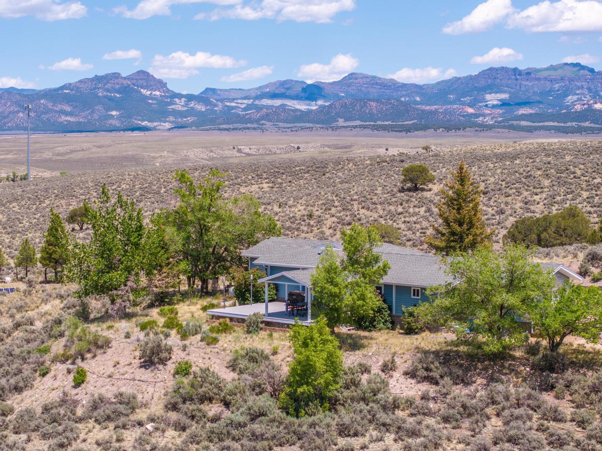 Hilltop Heaven - 5 Star Comfort And Views